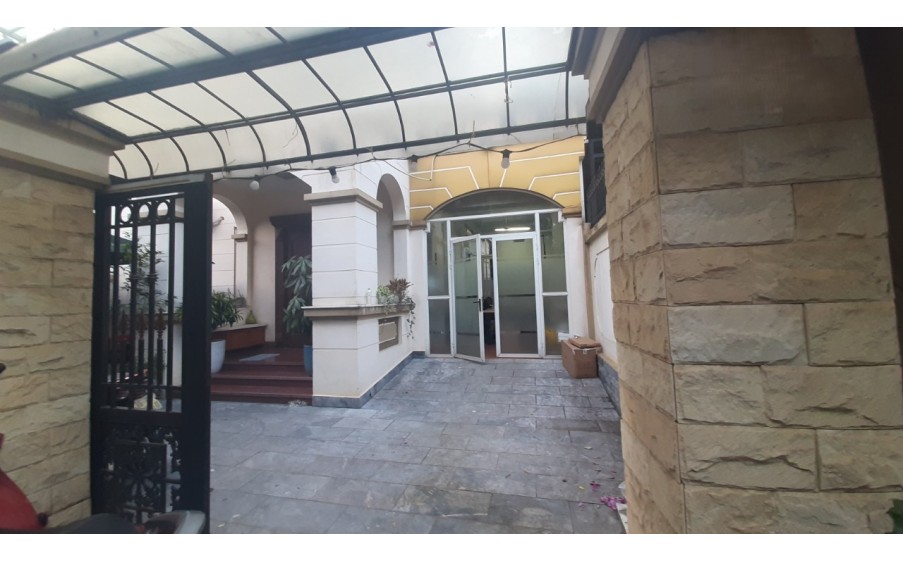 CHO THUÊ CẢ TÒA BIỆT THỰ TÂY NAM BÁN ĐẢO LINH ĐÀM, 4 TẦNG, 180M2, 7 PHÒNG, 7 WC, GIÁ 35TR